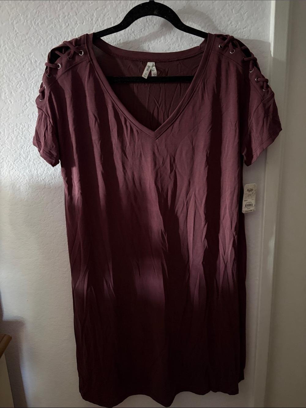 burgundy lace up sleeve dress